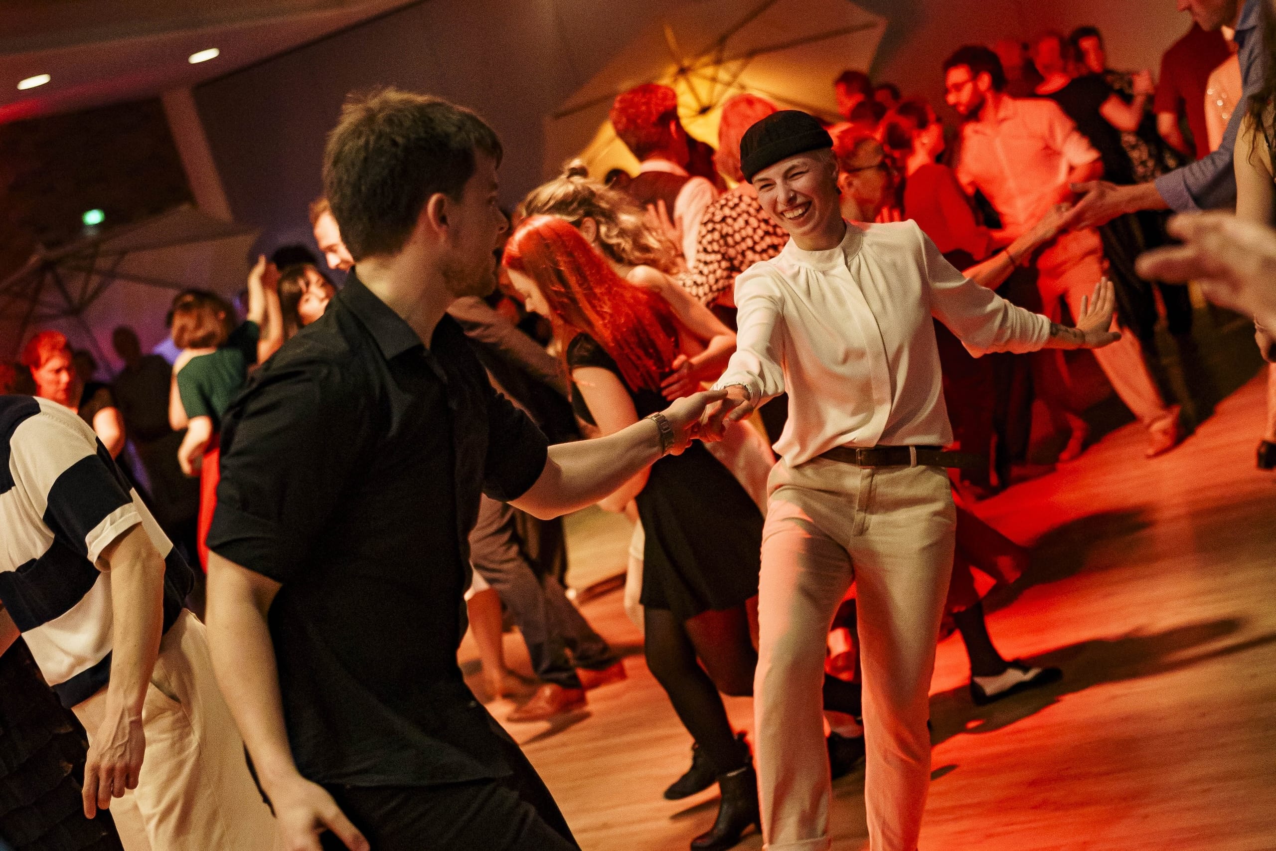 Tanzlehrer:in ADTV (m/w/d) - 1