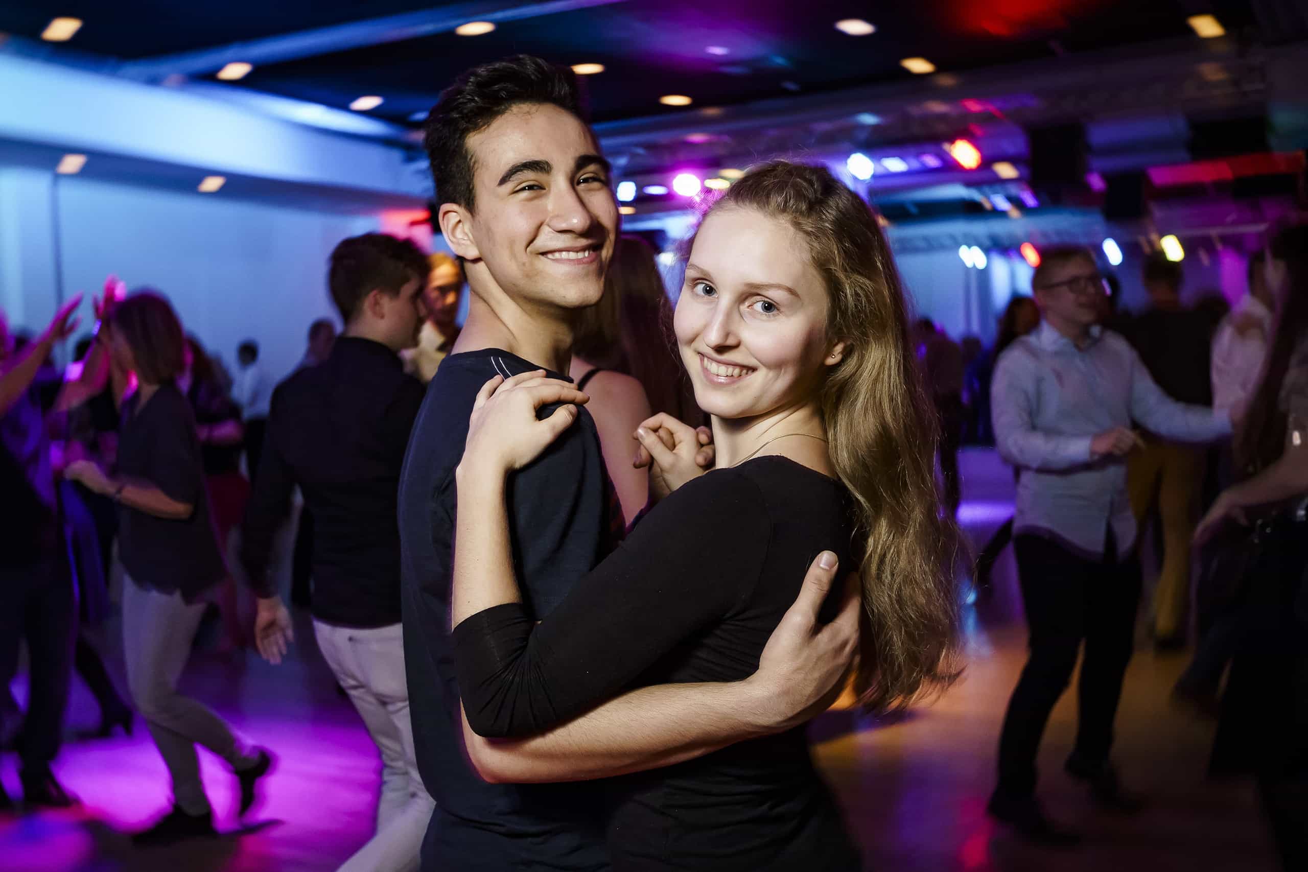 tanzschule_gutmann_tarife_jugendliche_basic_card Standard & Latein - 3